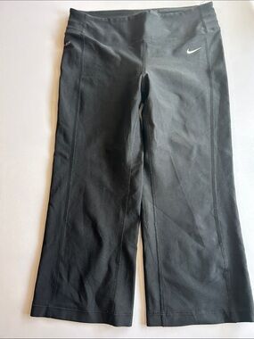 Nike Youth Black Cropped Athletic Leggings